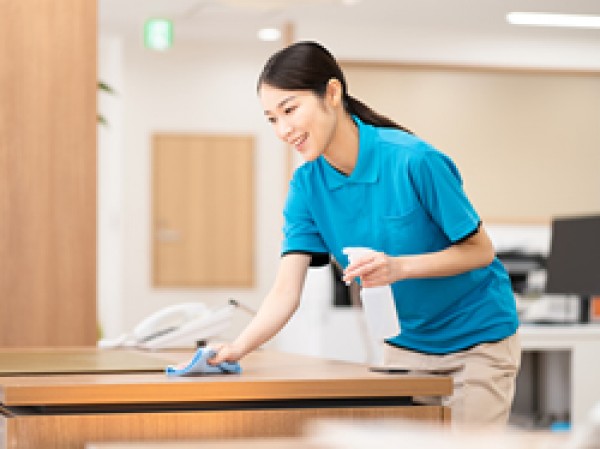 定期清掃と日常清掃の違いとは？清掃業者による清掃の仕方について詳しく解説！サムネイル